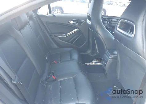 2014 Mercedes-Benz Cla 250 z USA, uszkodzony, nr VIN WDDSJ4EB8EN041970